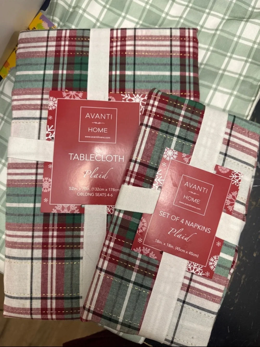 Avanti Plaid Tablecloth & Napkin Set - Red, Green, White